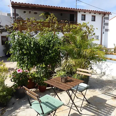 La Casa De Arriba - Cozy En-Suite Room, Los Arbejales, Teror ゲストハウス 3*